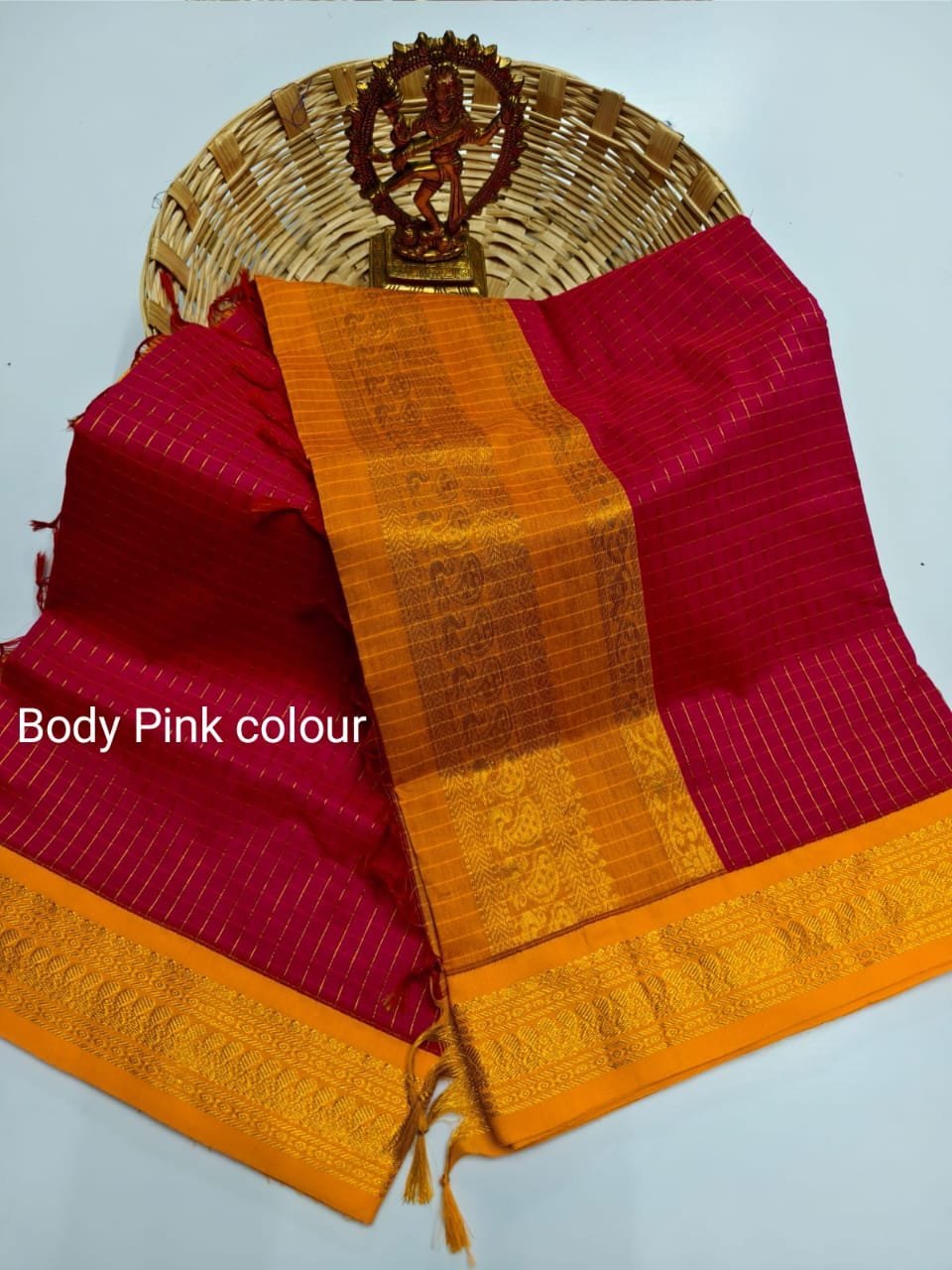 Magenta and Orange Premium Gadwal Pattern Cotton Checked Saree with Grand Jari Pallu