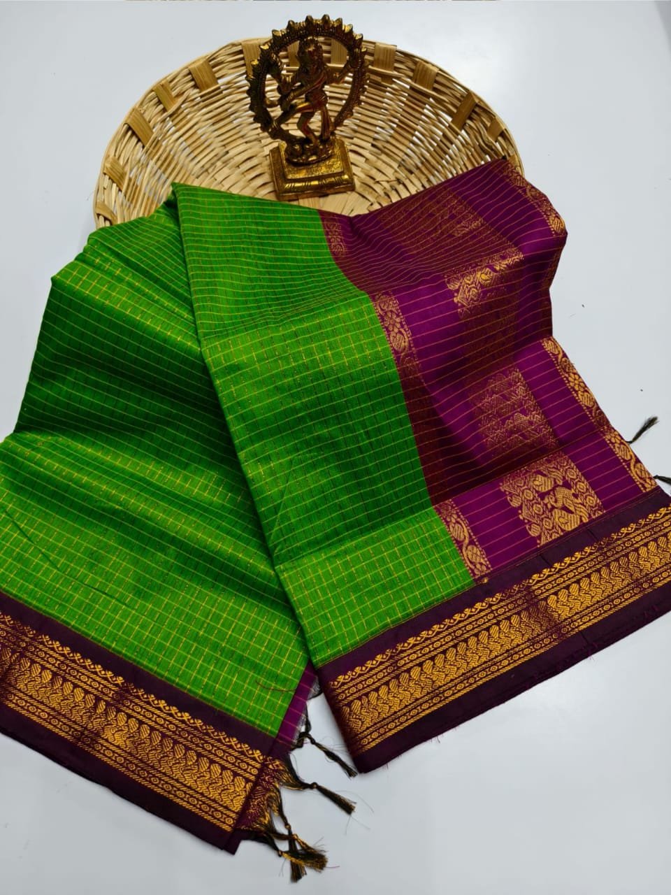 Light Green and Pink Premium Gadwal Pattern Cotton Checked Saree with Grand Jari Pallu