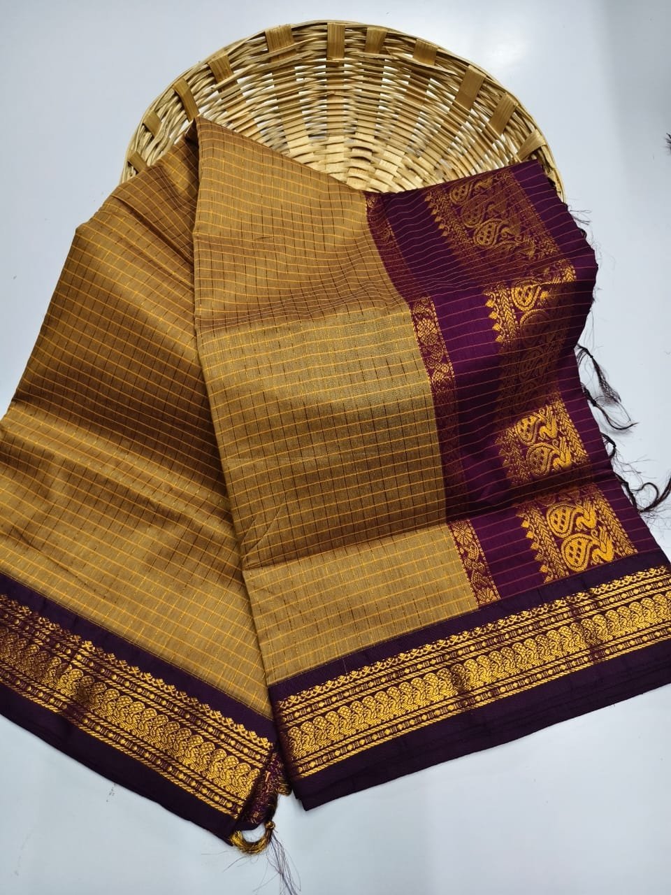 Golden Premium Gadwal Pattern Cotton Checked Saree with Grand Jari Pallu